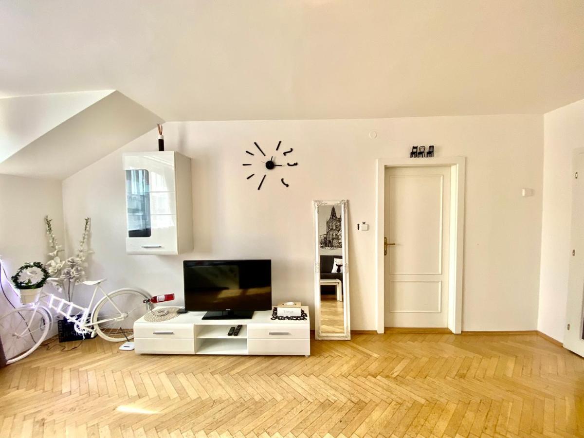 Fantastic Apartment In The City Center 프라하 외부 사진